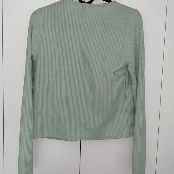 Cute long sleeve tie top and tank top set - Picture 3 of 4